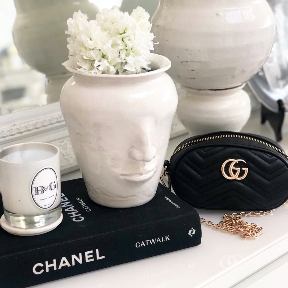 NEW*Bundle*CHANEL Cosmetic Bag +Decor Table Book! - Picture 7 of 16